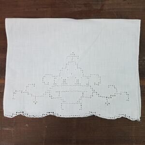 Vintage Hand Towel w/ Cutouts Embroidery Crochet 18x12" Inch